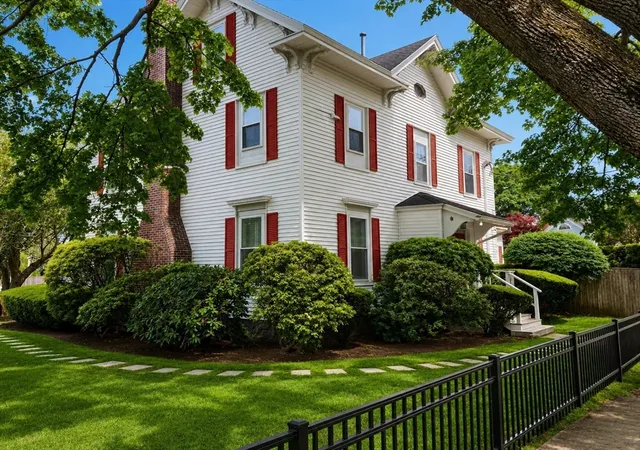 Photo 1 of Condo for sale at 20 Ocean Ave #4, Marblehead, MA 01945 | MLS# 73540336 | Listing updated on 2026-08-16