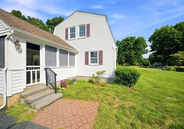 Photo 2 of Single family home for sale at 28 River Park Dr, Hampden, MA 01036 | MLS# 73568188 | Listing updated on 2026-09-12