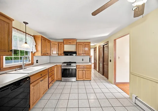 Photo 3 of Single family home for sale at 28 River Park Dr, Hampden, MA 01036 | MLS# 73568188 | Listing updated on 2026-09-12