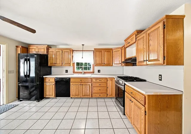 Photo 4 of Single family home for sale at 28 River Park Dr, Hampden, MA 01036 | MLS# 73568188 | Listing updated on 2026-09-12