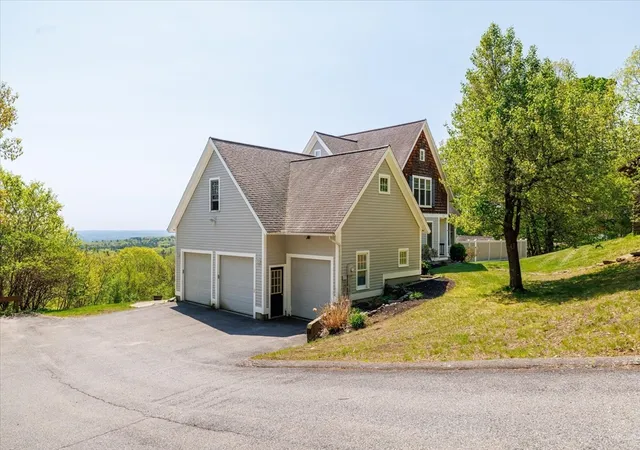 2nd image of 152 Mountain Rd, Princeton, MA 01541 | MLS# 73521774