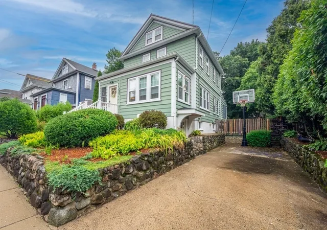 2nd image of 182 Highland Ave, Arlington, MA 02476 | MLS# 73556776