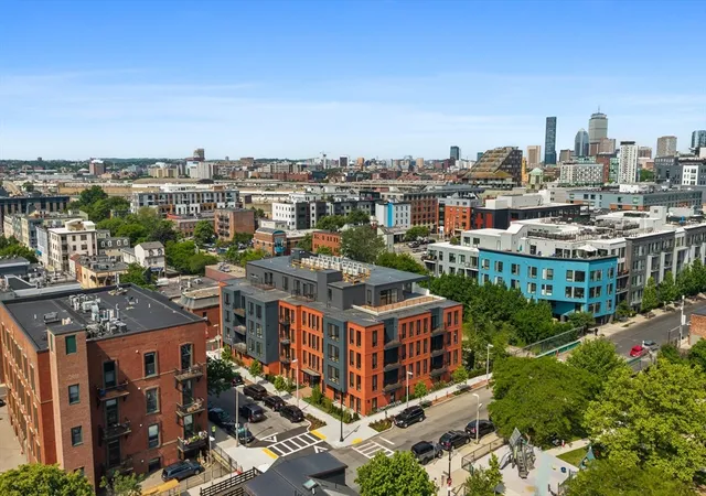 1st image of 118 B Street #302, South Boston, MA 02127 | MLS# 73548901