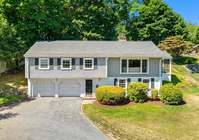 Homes for sale in Winchester, MA | 38 Robinhood Rd, Winchester, MA 01890 | MLS# 73537786