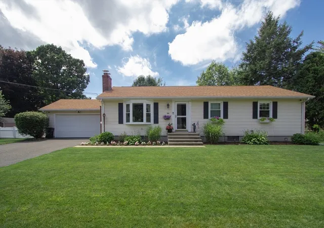 Homes for sale in Longmeadow, MA | 88 Meadowlark Dr, Longmeadow, MA 01106 | MLS# 73545234