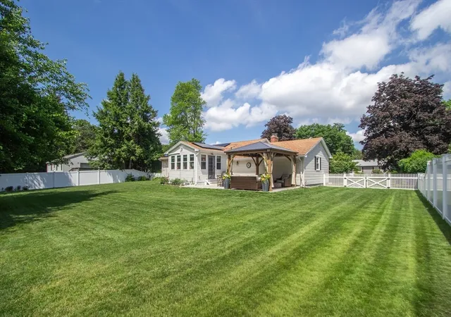 Homes for sale in Longmeadow, MA | 88 Meadowlark Dr, Longmeadow, MA 01106 | MLS# 73545234