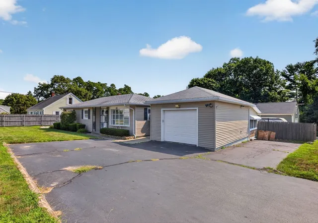 Photo 2 of Single family home for sale at 165 Swansom Rd, Swansea, MA 02777 | MLS# 73565355 | Listing updated on 2026-08-23