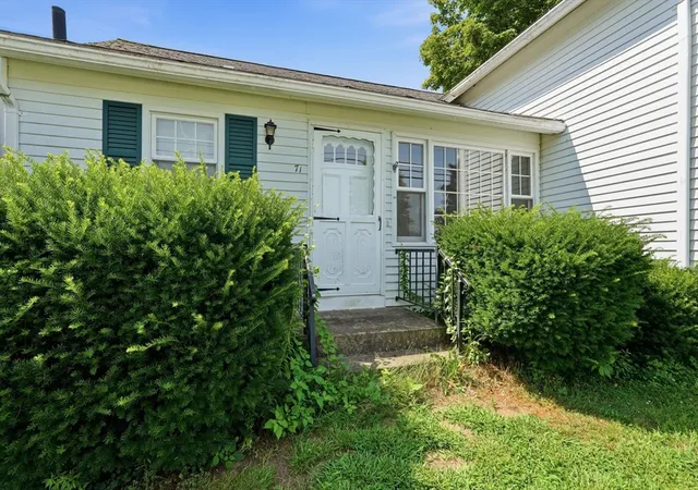 4th image of 71 Chestnut St, Hatfield, MA 01038 | MLS# 73553124