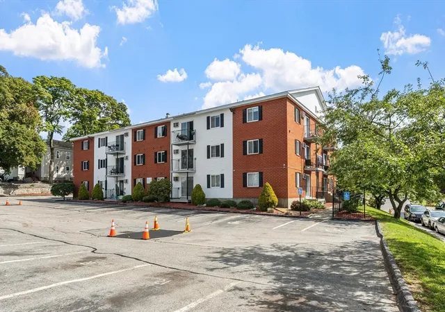 1st image of 16 Edgeworth #16, Worcester, MA 01605 | MLS# 73566868