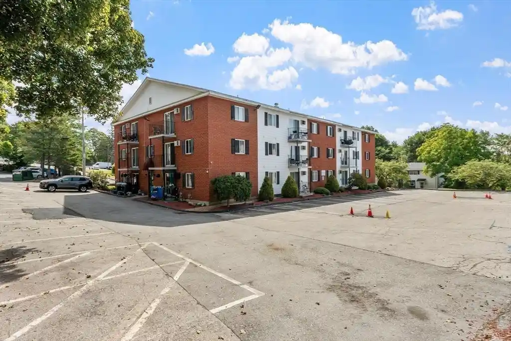 Listing Photo 26 - Condo for sale in 16 Edgeworth located at 16 Edgeworth, Worcester, MA 01605 - Unit #16