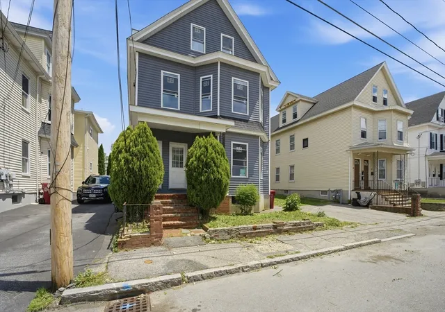 2nd image of 176 Pleasant St, Lowell, MA 01852 | MLS# 73529047