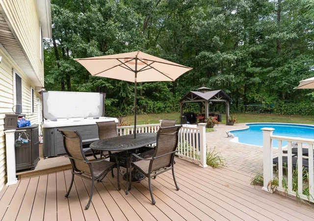 42nd image of 55 S Shore Dr, Sturbridge, MA 01566 | MLS# 73568281