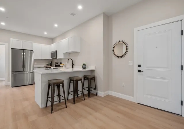5th image of 7 Cross St #201, Wilmington, MA 01887 | MLS# 73565410