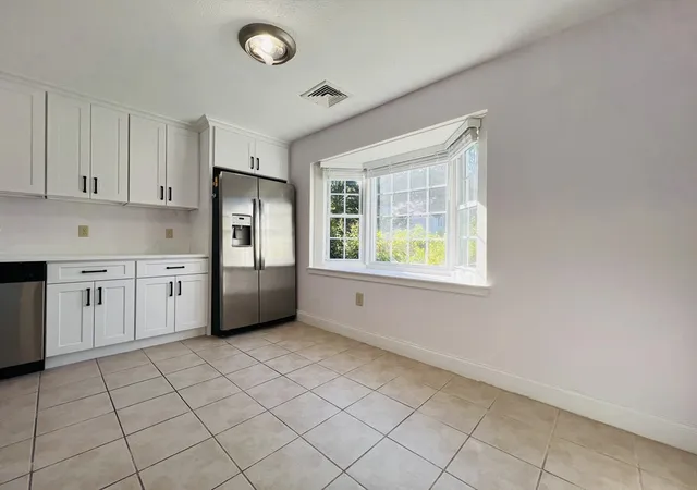 5th image of 651 Brookside Dr, Andover, MA 01810