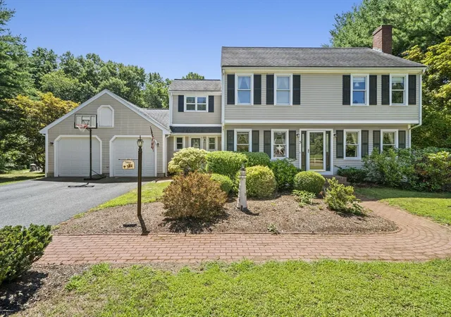 Photo 3 of Single family home for sale at 5 Auburndale Hts, Bridgewater, MA 02324 | MLS# 73555215 | Listing updated on 2026-09-29
