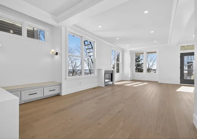 5th image of 427 E 6Th St, Boston, MA 02127