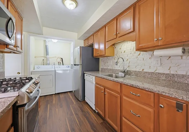Photo 3 of Sale Pending at 31 Greenbrook Dr #31, Stoughton, MA 02072 | MLS# 73562606 | Listing updated on 2026-08-22