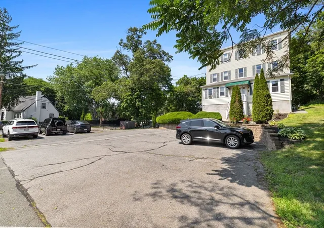 2nd image of 314 Water St, Wakefield, MA 01880