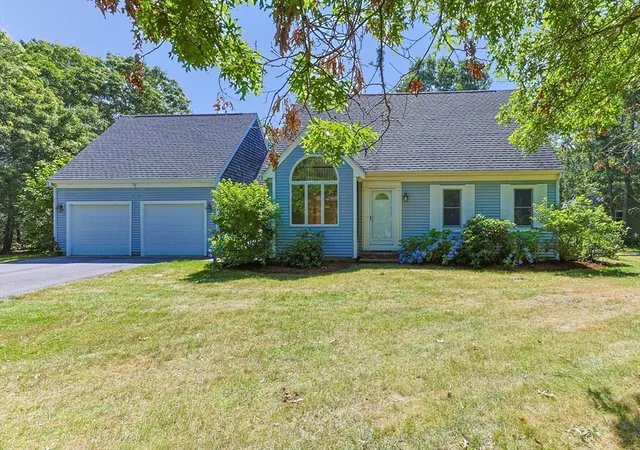 1st image of 12 S Sandwich Rd, Sandwich, MA 02563 | MLS# 73549567