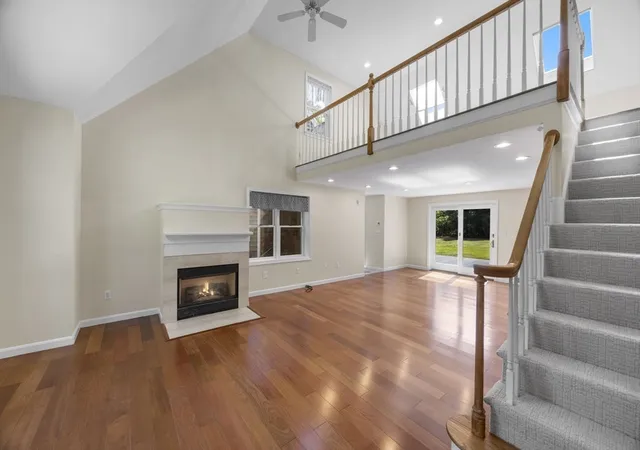 3rd image of 12 S Sandwich Rd, Sandwich, MA 02563 | MLS# 73549567