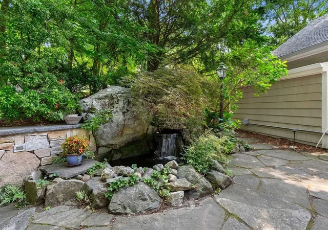 2nd image of 4 Daniels St, Lexington, MA 02421 | MLS# 73550593