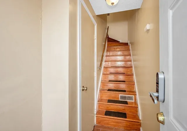 5th image of 54 Gates St, Lowell, MA 01851