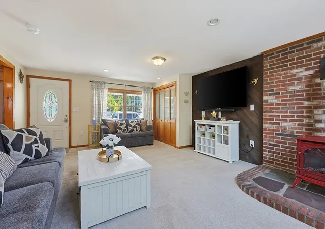 Photo 3 of Single family home for sale at 407 Ralph Talbot St, South Weymouth, MA 02190 | MLS# 73556261 | Listing updated on 2026-09-12