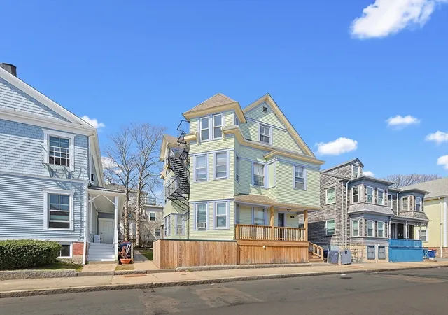 2nd image of 393 Pleasant Street, New Bedford, MA 02740 | MLS# 73550057