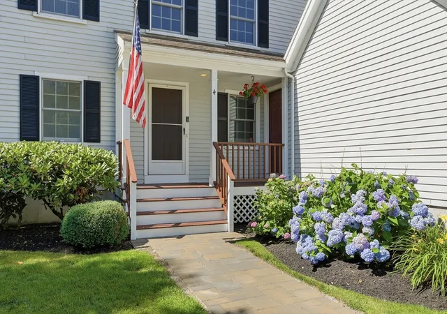 2nd image of 4 Partridge Ln, Lynnfield, MA 01940 | MLS# 73551490