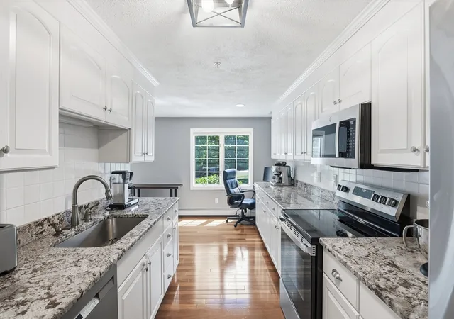 4th image of 4 Partridge Ln, Lynnfield, MA 01940 | MLS# 73551490