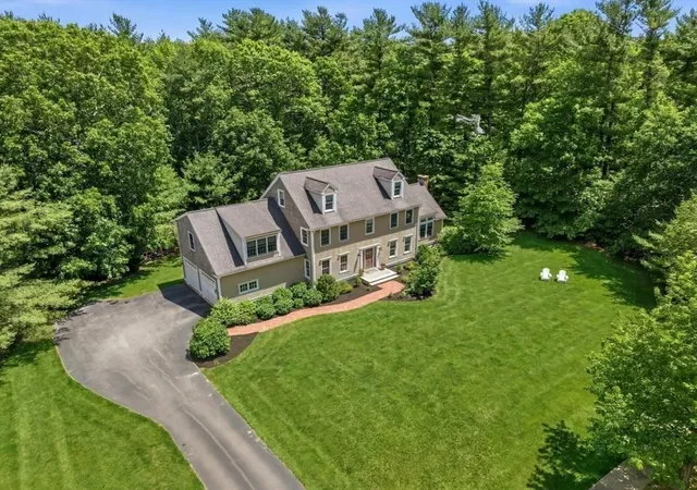 Homes for sale in Duxbury, MA | 20 Lewis Farm Rd, Duxbury, MA 02332 | MLS# 73540907
