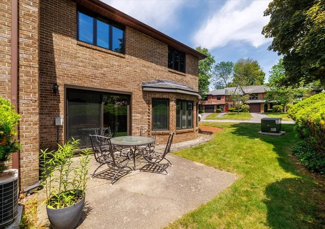 Listing Photo 5 - Condo for sale in building located at 11 Cobblestone Ln, Worcester, MA 01606 - Unit #11