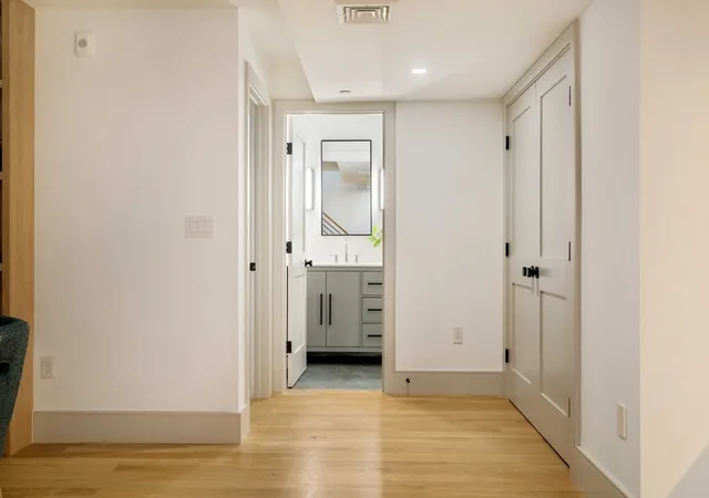2nd image of 20 Wendell St, Cambridge, MA 02138