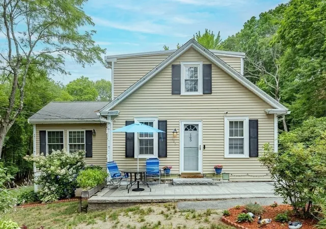 3rd image of 165 Astle St, Tewksbury, MA 01876 | MLS# 73553521