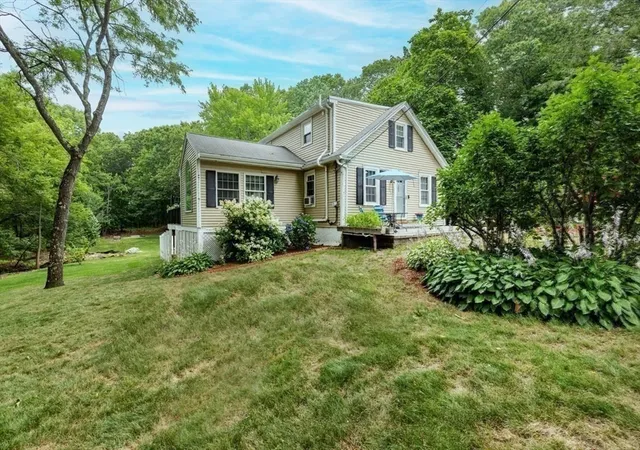 4th image of 165 Astle St, Tewksbury, MA 01876 | MLS# 73553521