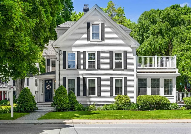 Homes for sale in Amesbury, MA | 376 Main St #4, Amesbury, MA 01913 | MLS# 73533751