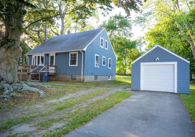 Homes for sale in Somerset, MA | 156 Fourth Street, Somerset, MA 02726 | MLS# 73546207