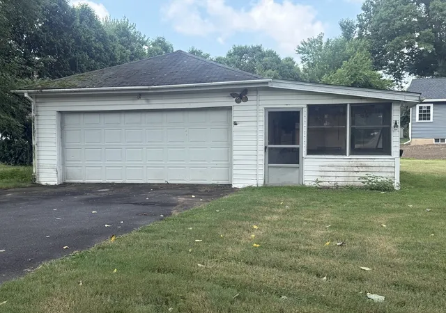 30th image of 452 454 Meadow Street, Agawam, MA 01001 | MLS# 73553493
