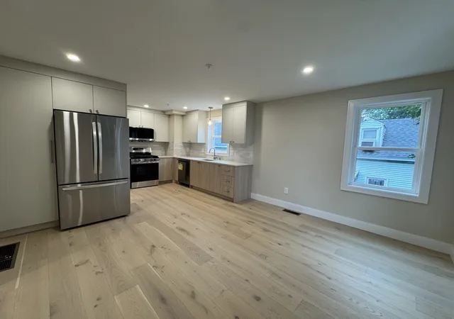 5th image of 562 Gorham Street #02, Lowell, MA 01852 | MLS# 73550655