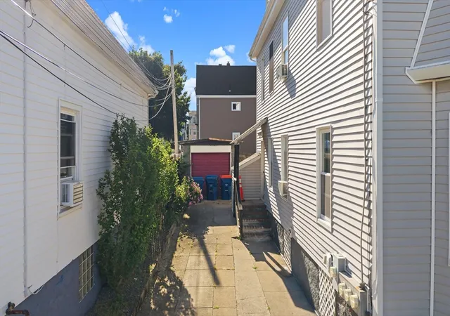 5th image of 27 Juniper St, New Bedford, MA 02740 | MLS# 73540098