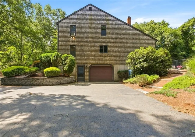 3rd image of 43 E Russell Mills Rd, Plymouth, MA 02360 | MLS# 73567819