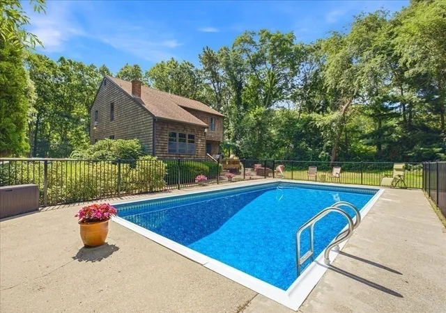 5th image of 43 E Russell Mills Rd, Plymouth, MA 02360 | MLS# 73567819