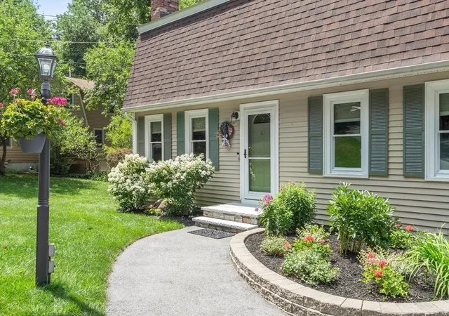 2nd image of 6 Abbot St, Westford, MA 01886 | MLS# 73555228