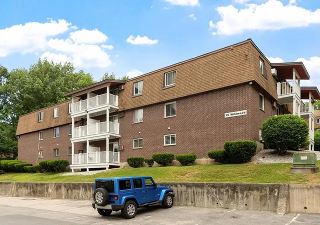 3rd image of 15 Wildwood #B19, Dracut, MA 01826 | MLS# 73538341