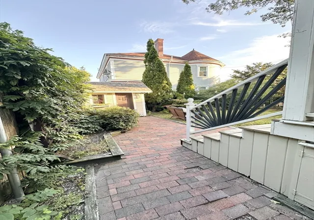 Photo 4 of Sale Pending at 34 Rotch St, New Bedford, MA 02740 | MLS# 73566013 | Listing updated on 2026-09-10