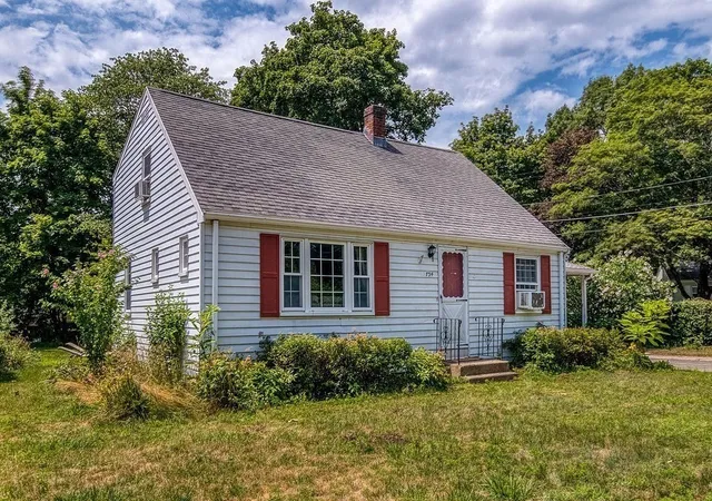 Homes for sale in Holbrook, MA | 734 South Street, Holbrook, MA 02343 | MLS# 73549544