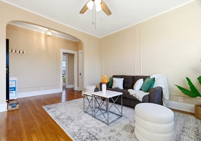2nd image of 401 Washington St #6, Brookline, MA 02446 | MLS# 73482157