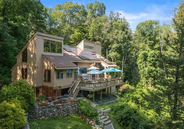 1st image of 7 Hilltop Ln, Framingham, MA 01701 | MLS# 73543929