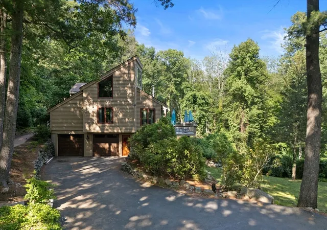 2nd image of 7 Hilltop Ln, Framingham, MA 01701 | MLS# 73543929