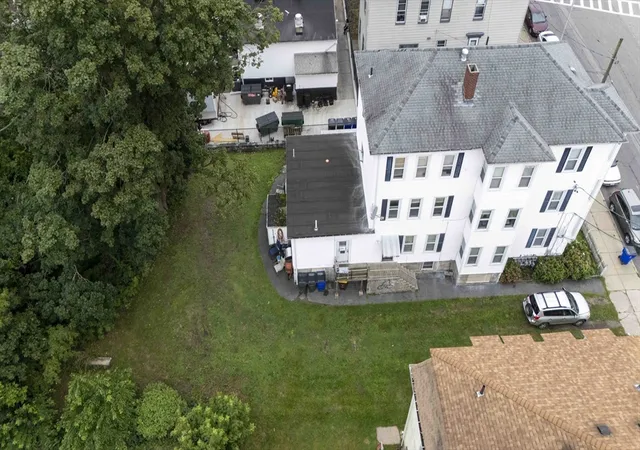 2nd image of 610 Bradford Ave, Fall River, MA 02721 | MLS# 73567602